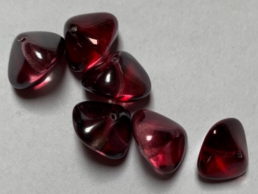 Glas-Formperle magenta